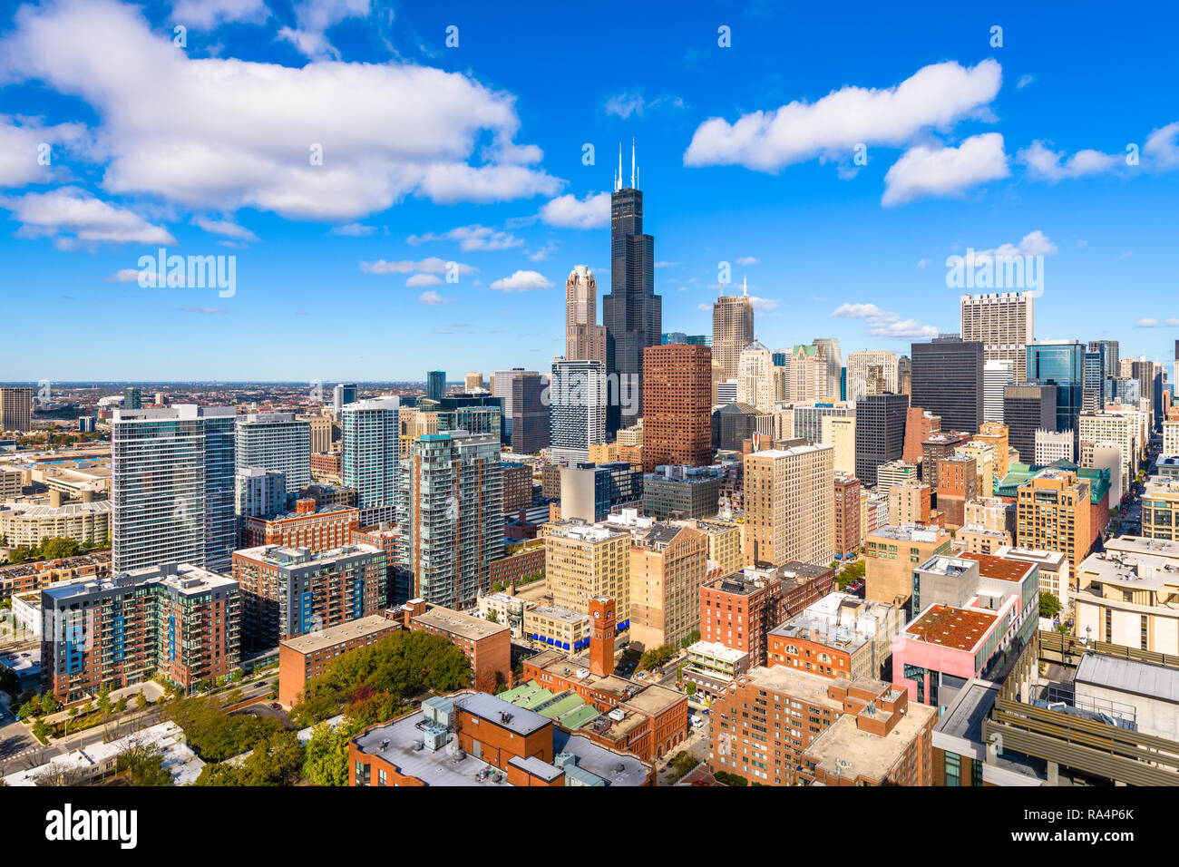 Chicago, Illinois, USA Downtown Skyline von oben am Nachmittag. Stockfoto