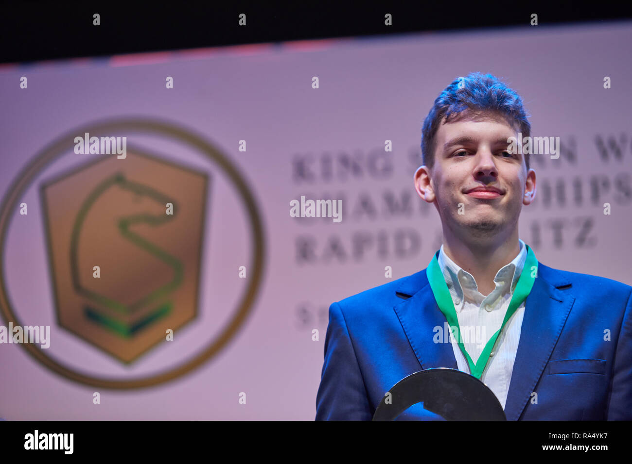 St. Petersburg, Russland - 30. Dezember 2018: Welt Blitz Chess Vize Meister Jan-Krzysztof Duda, Polen während der Preisverleihung des Königs Salman Welt Blit Stockfoto
