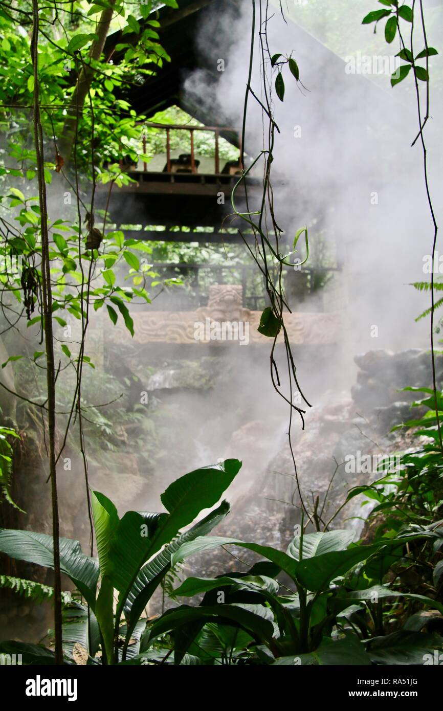 Natürliche Vulkan fed Thermalquellen im Dschungel von Honduras Stockfoto