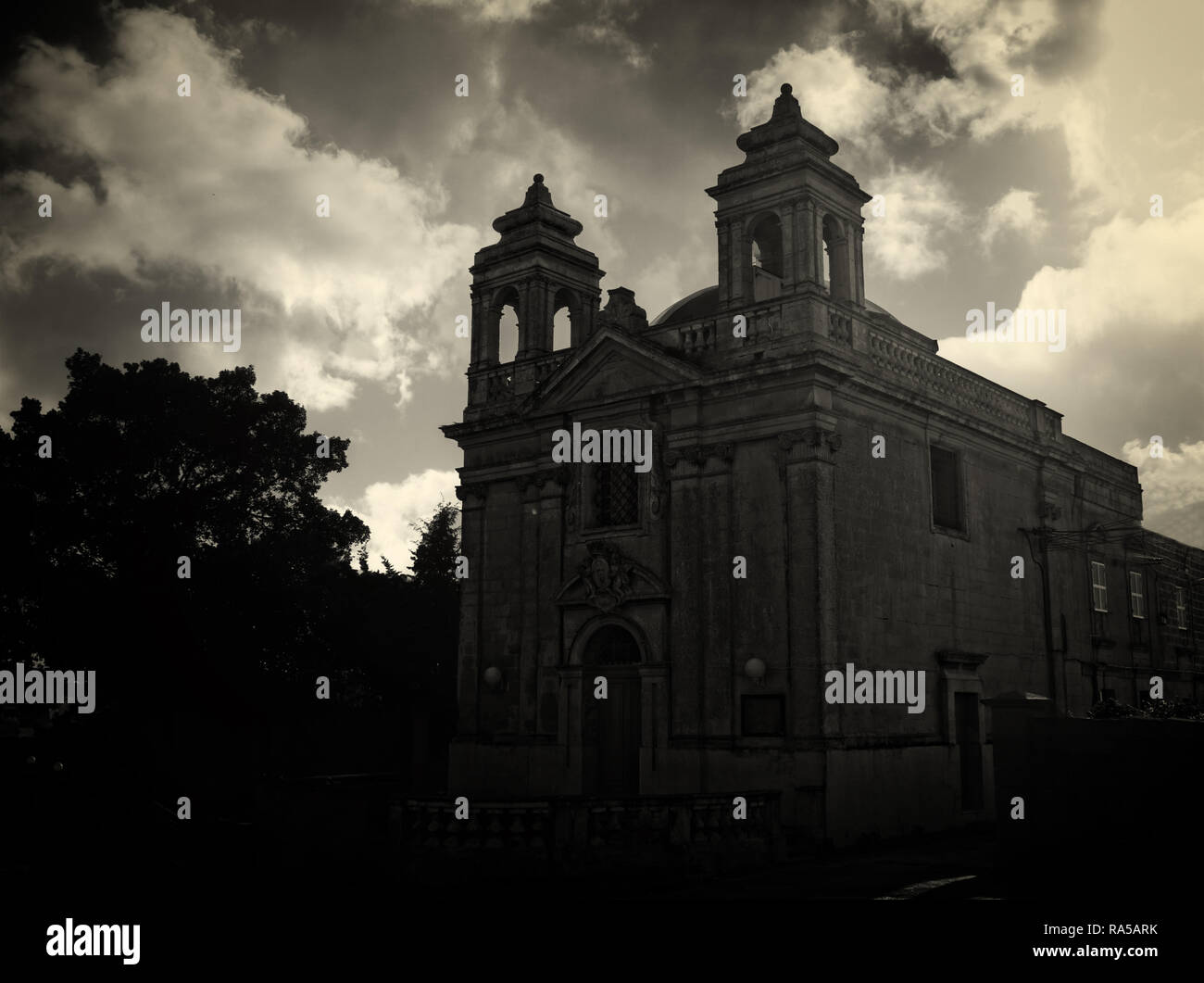 Die Kirche Unserer Lieben Frau vom Schnee in Marsaxlokk, Malta entfernt. Stockfoto