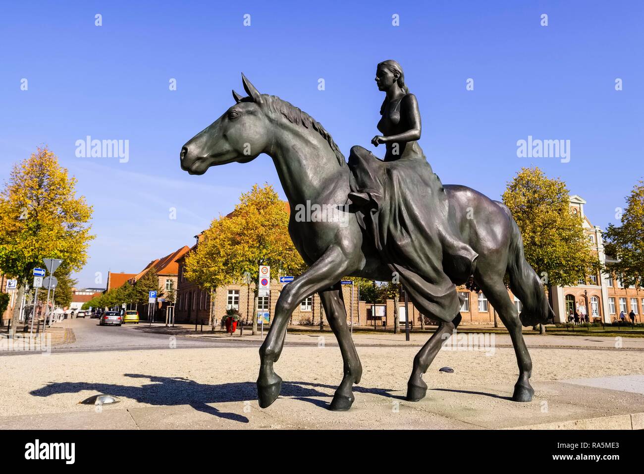Reiter Statue der Alexandrine, Prinzessin von Preußen, Ludwigslust, Mecklenburg-Vorpommern, Deutschland Stockfoto
