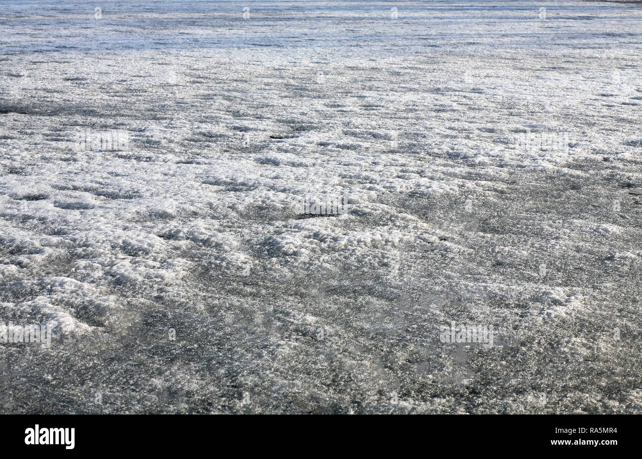 Eis am teich Fotos und Bildmaterial in hoher Auflösung Alamy