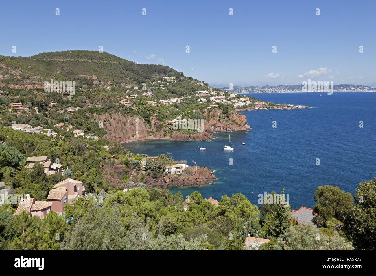 Küste in der Nähe von Miramar, Cote d'Azur, Frankreich Stockfoto