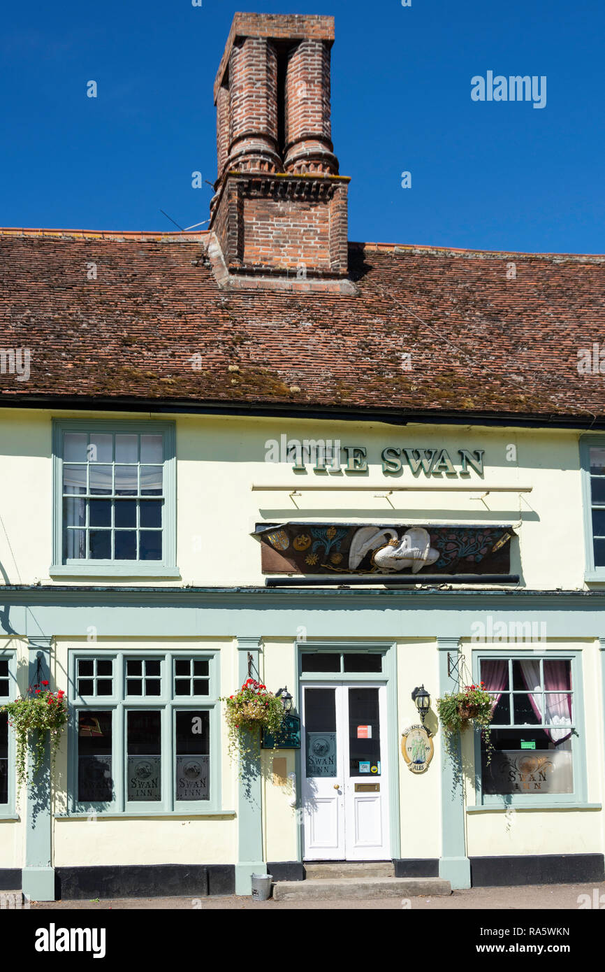 The Swan Inn aus dem 14. Jahrhundert, High Street, Clare, Suffolk, England, Vereinigtes Königreich Stockfoto