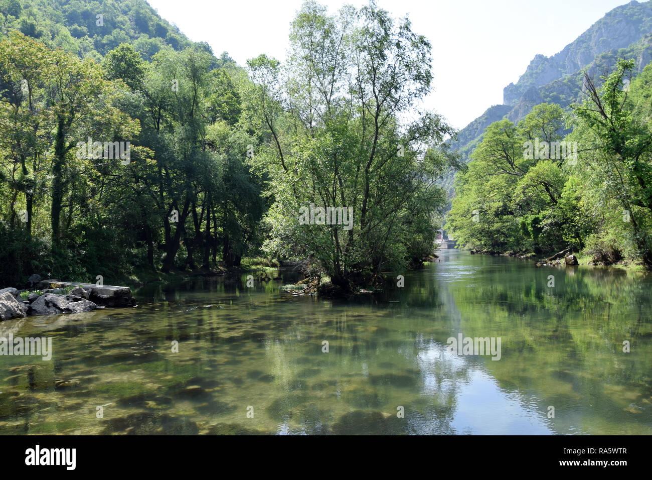 Treska Fluss in Matka Canyon. Skopje, Mazedonien. Stockfoto
