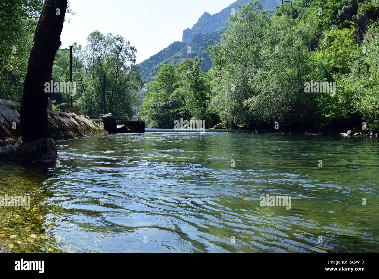 Treska Fluss in Matka Canyon. Skopje, Mazedonien. Stockfoto