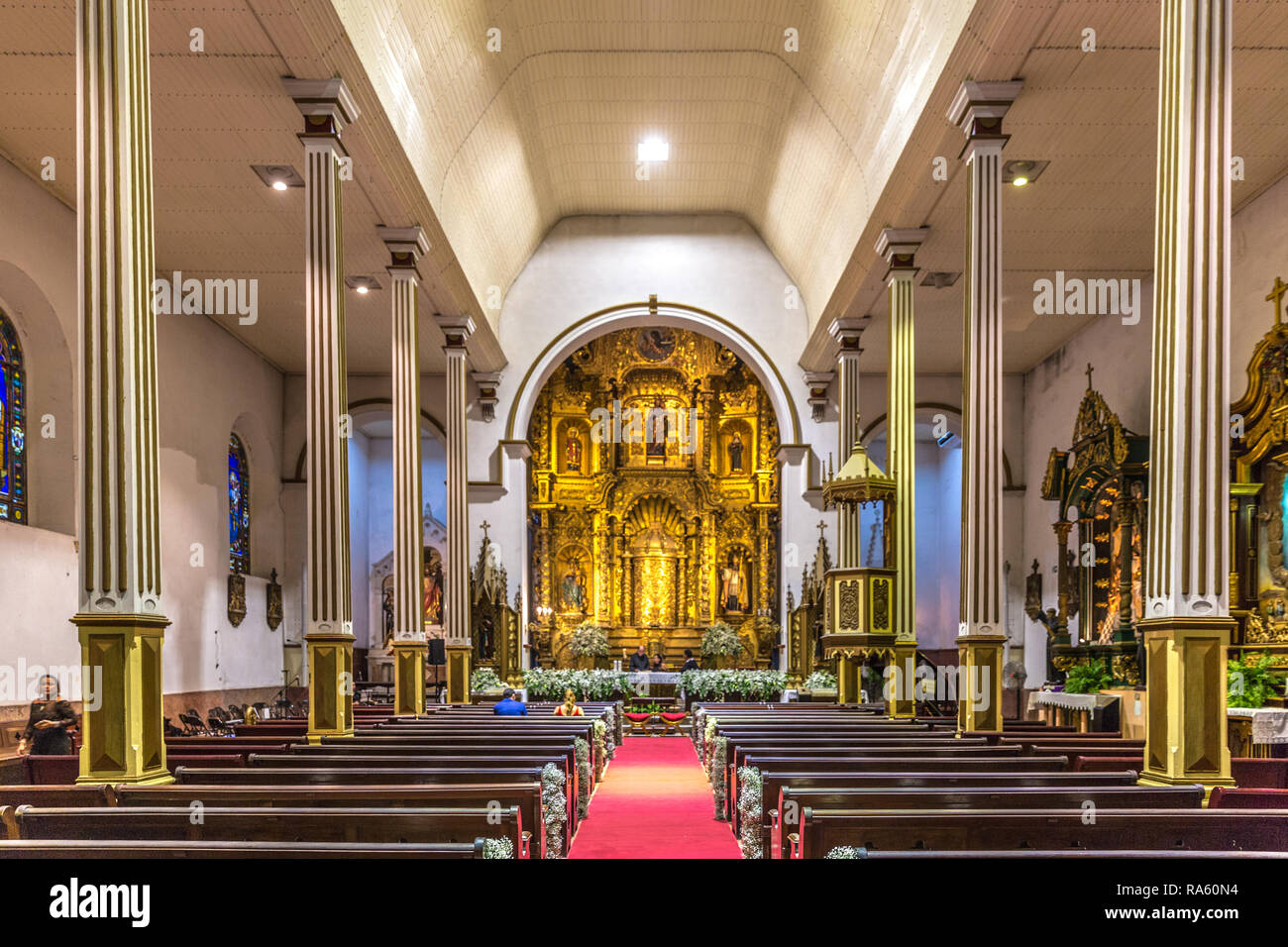 Panama City, Panama - Mar 10 2018 - Das Interieur einer katholischen Kirche an der Casco Viejo, in Panama City in Panama. Stockfoto
