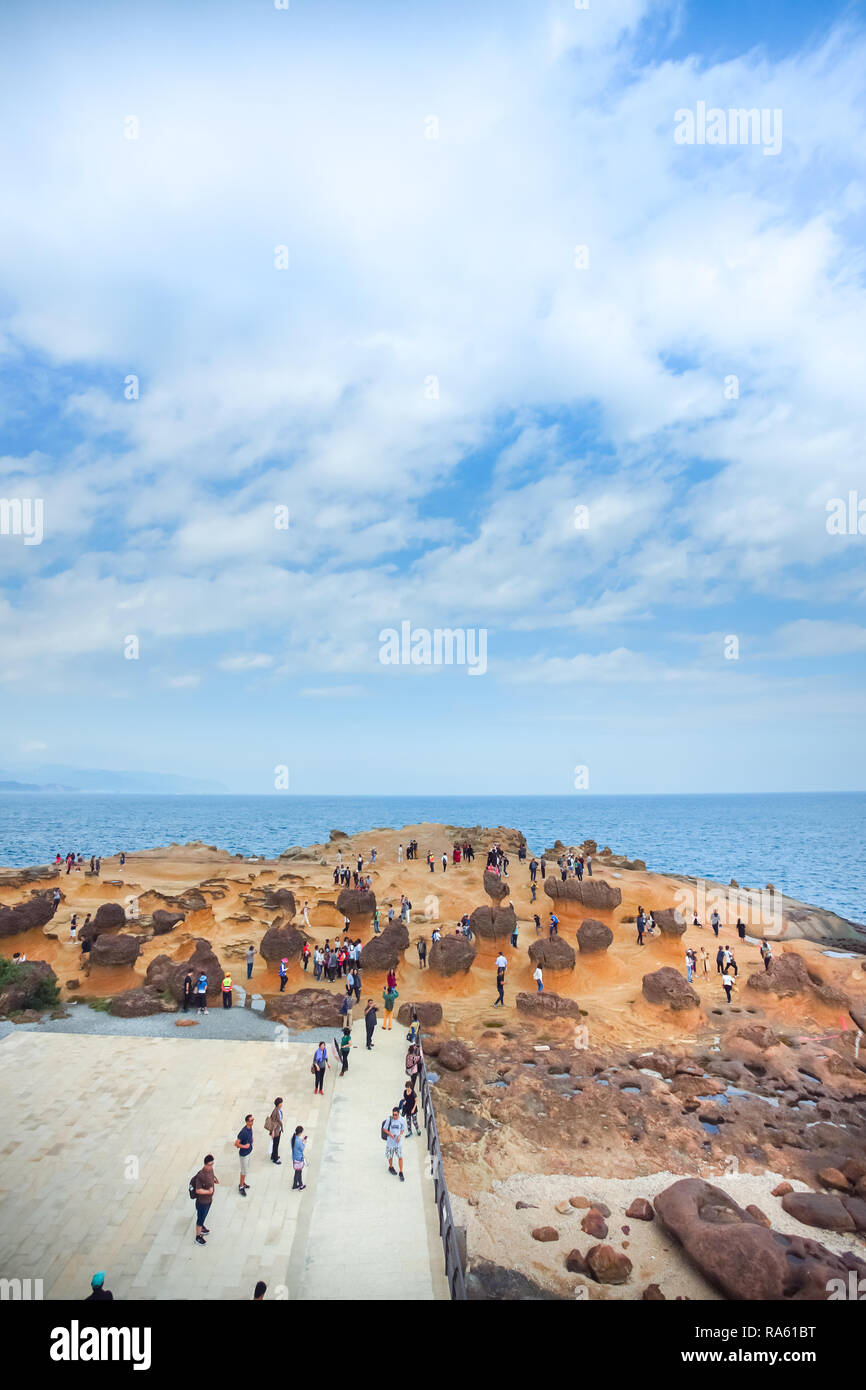 Neue Taipei, Taiwan - 21. November 2018: Landschaft von yehilu Geopark in Taiwan. Dies ist der Internationalen Wahrzeichen in der neuen Stadt Taipei, erstaunliche Rock und g Stockfoto