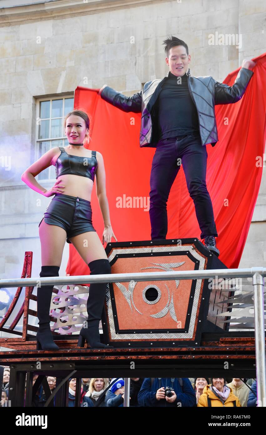 Andrew Lee, Mentalist und Illusionist, London's New Year's Day Parade, Whitehall, London, UK Stockfoto
