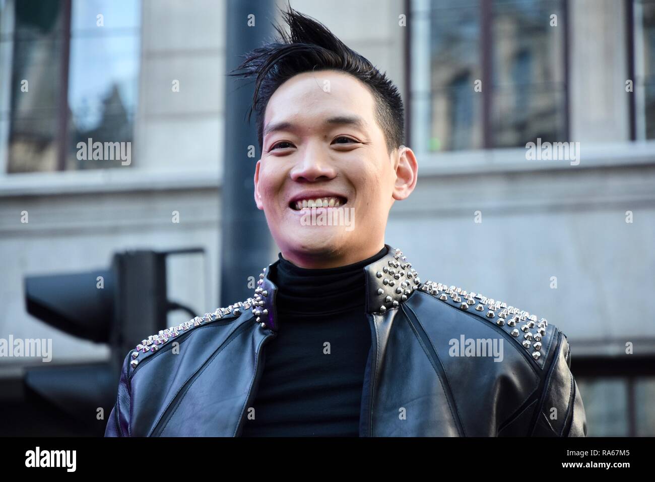 Andrew Lee, Mentalist und Illusionist, London's New Year's Day Parade, Whitehall, London, UK Stockfoto