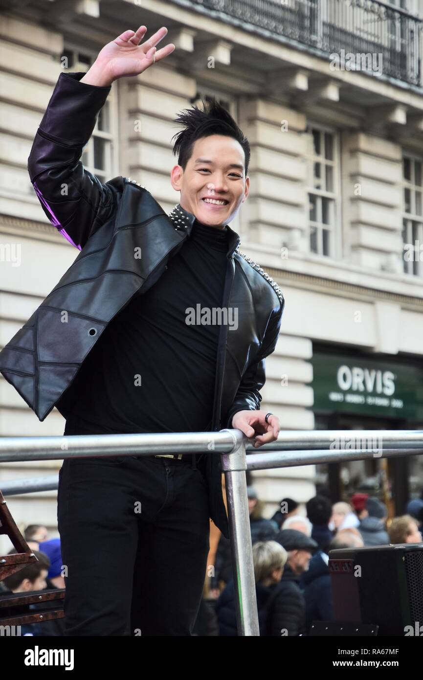 Andrew Lee, Mentalist und Illusionist, London's New Year's Day Parade, Westminster, London, UK Stockfoto