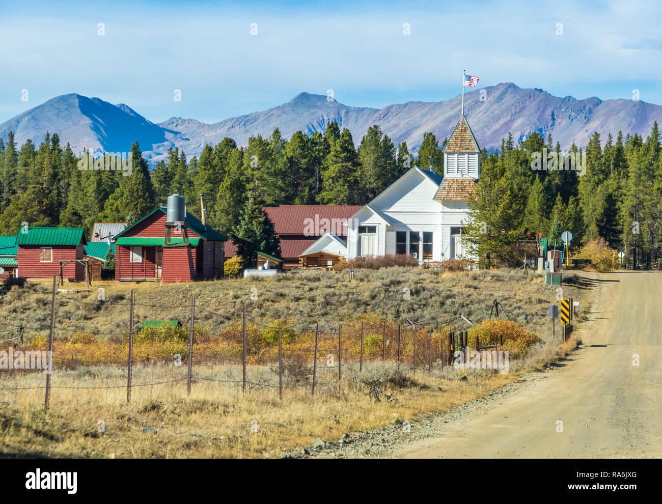 Historische Tin Cup Gemeinschaft in Colorado, in ländlicher Umgebung mit begrenztem Zugang im Winter. Stockfoto