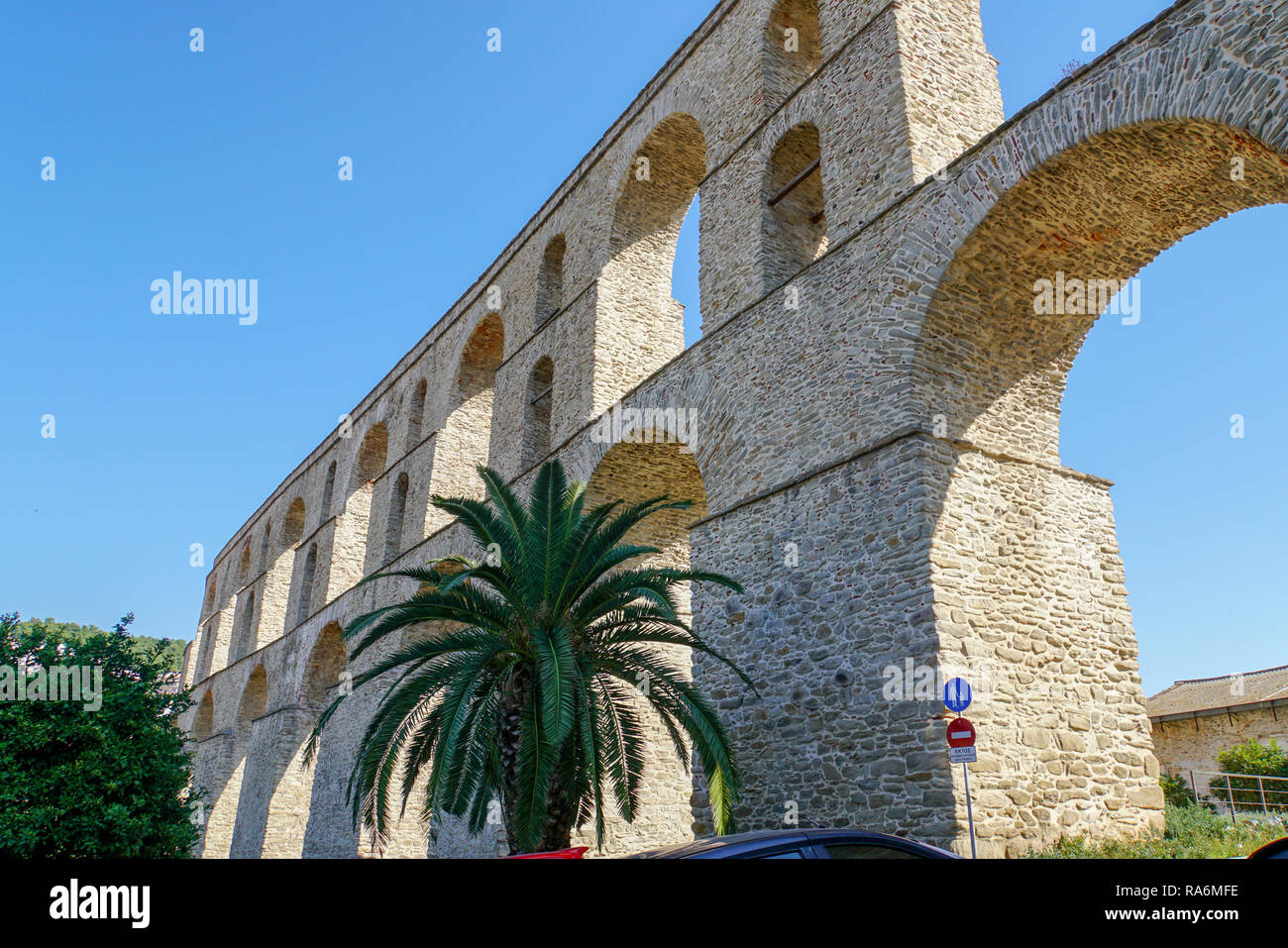 Griechenland, Ostmakedonien und Thrakien, Kavala, Kamares Aquädukt, gebaut 1530 von Suleiman dem Prächtigen. Stockfoto