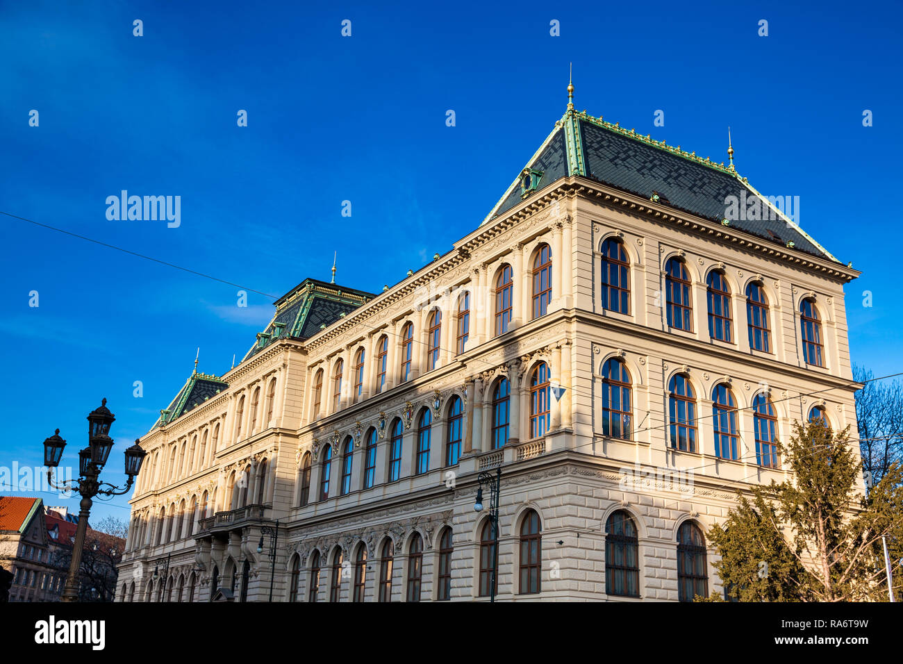 Gebäude des Museum für dekorative Kunst in Prag Stockfoto