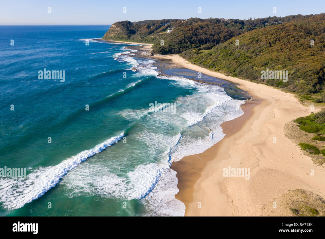 Luftbild des südlichen Ende von Dudley Strand einer der vielen schönen Strände in der Hunter Region. Stockfoto