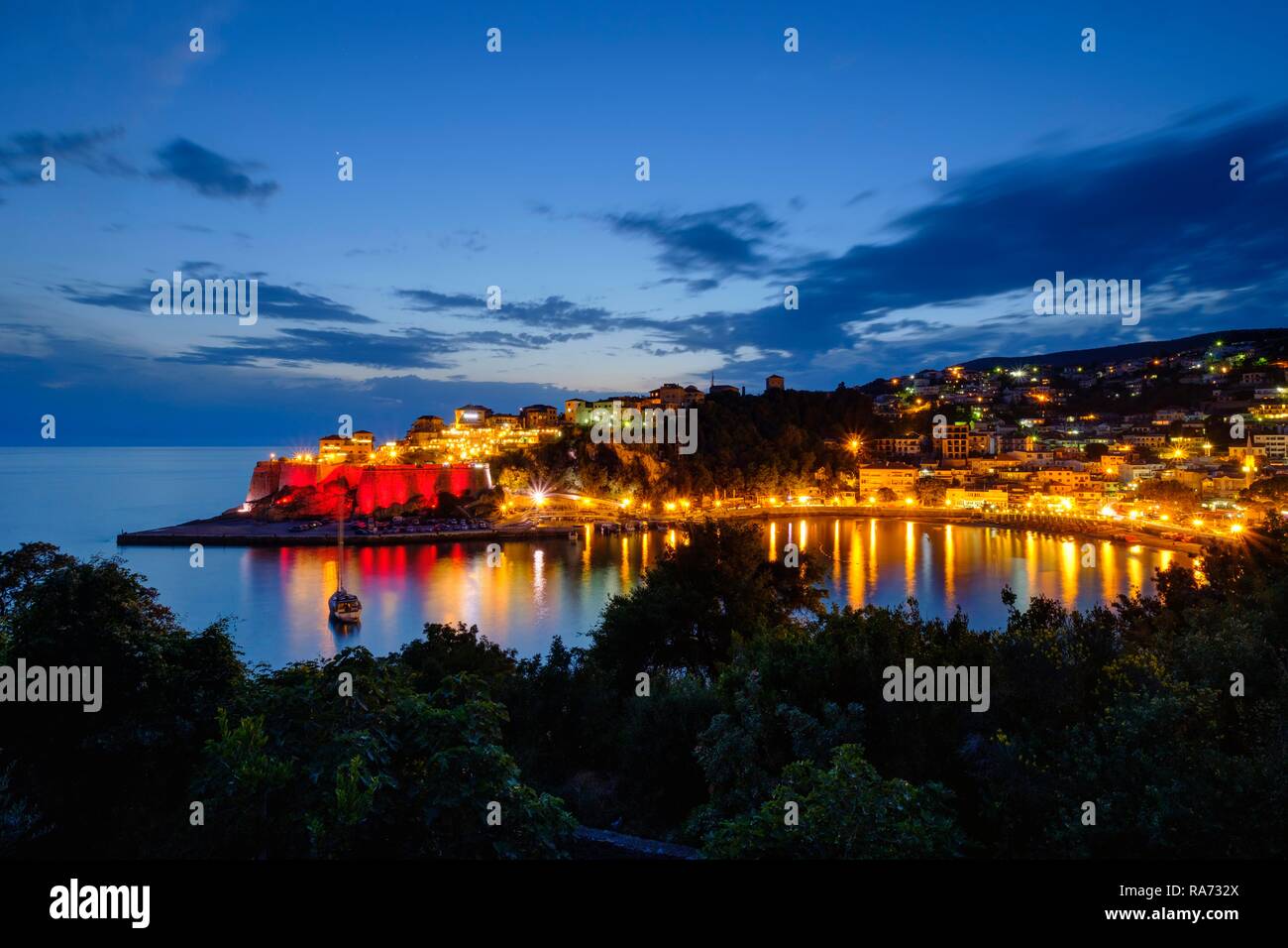 Dämmerung, Altstadt, Ulcinj, Adria, Montenegro Stockfoto