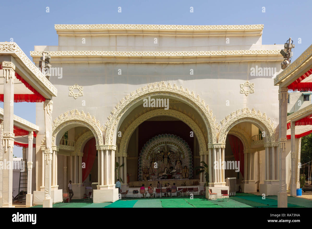 Reibe Kailash, New Delhi, Indien, DT-30 Sep 2014. Eine Ansicht der Durga Puja Pandal im Querformat Stockfoto