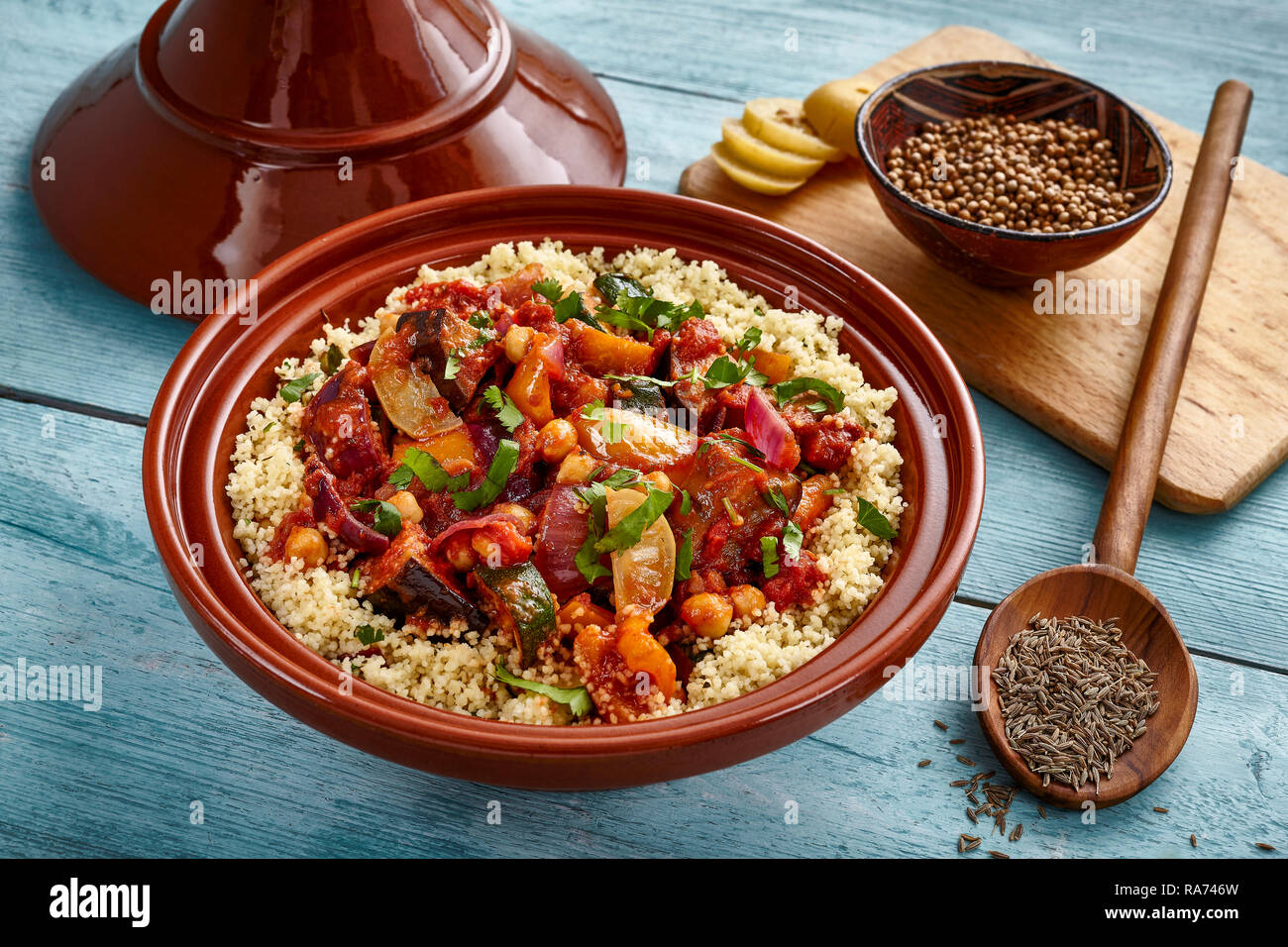 Vegetarisches tajine -Fotos und -Bildmaterial in hoher Auflösung – Alamy