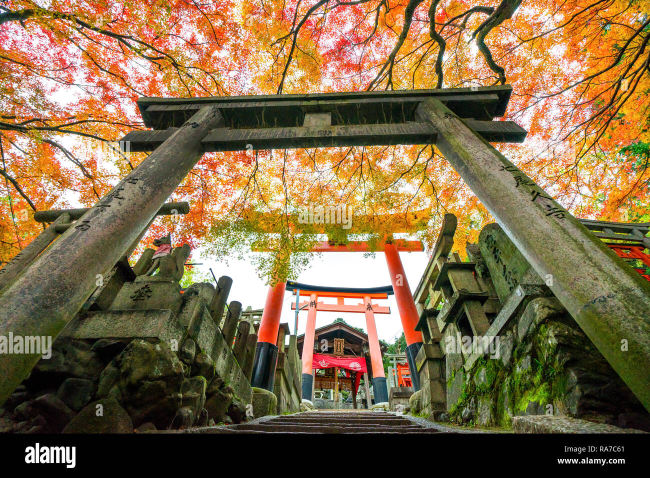 Mitsurugi Schrein in Fushimi Inari Schrein in Kyoto, Japan. Stockfoto