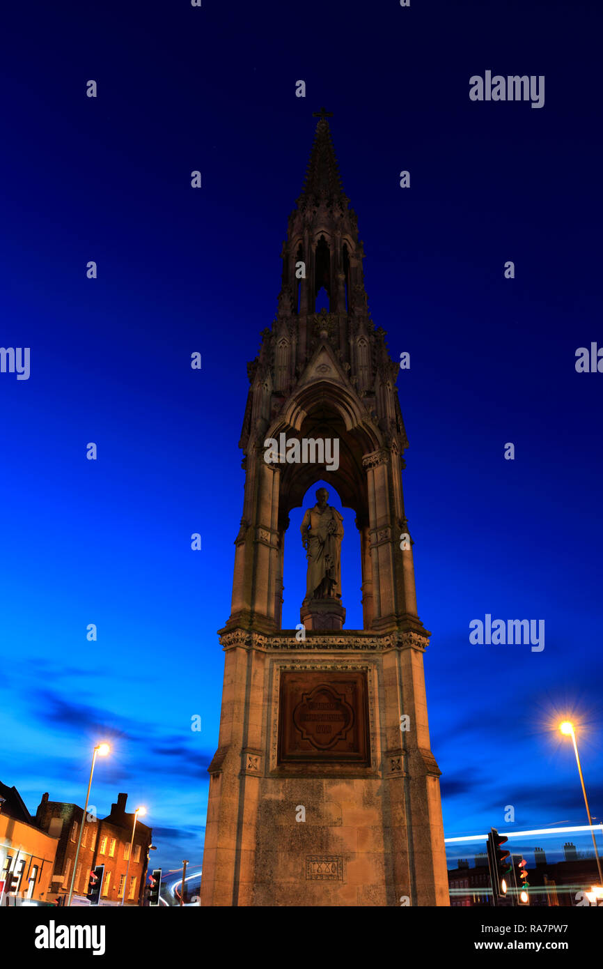 Die Thomas Clarkson Memorial bei Nacht, Wisbech Stadt, Cambridgeshire, England, Großbritannien Stockfoto