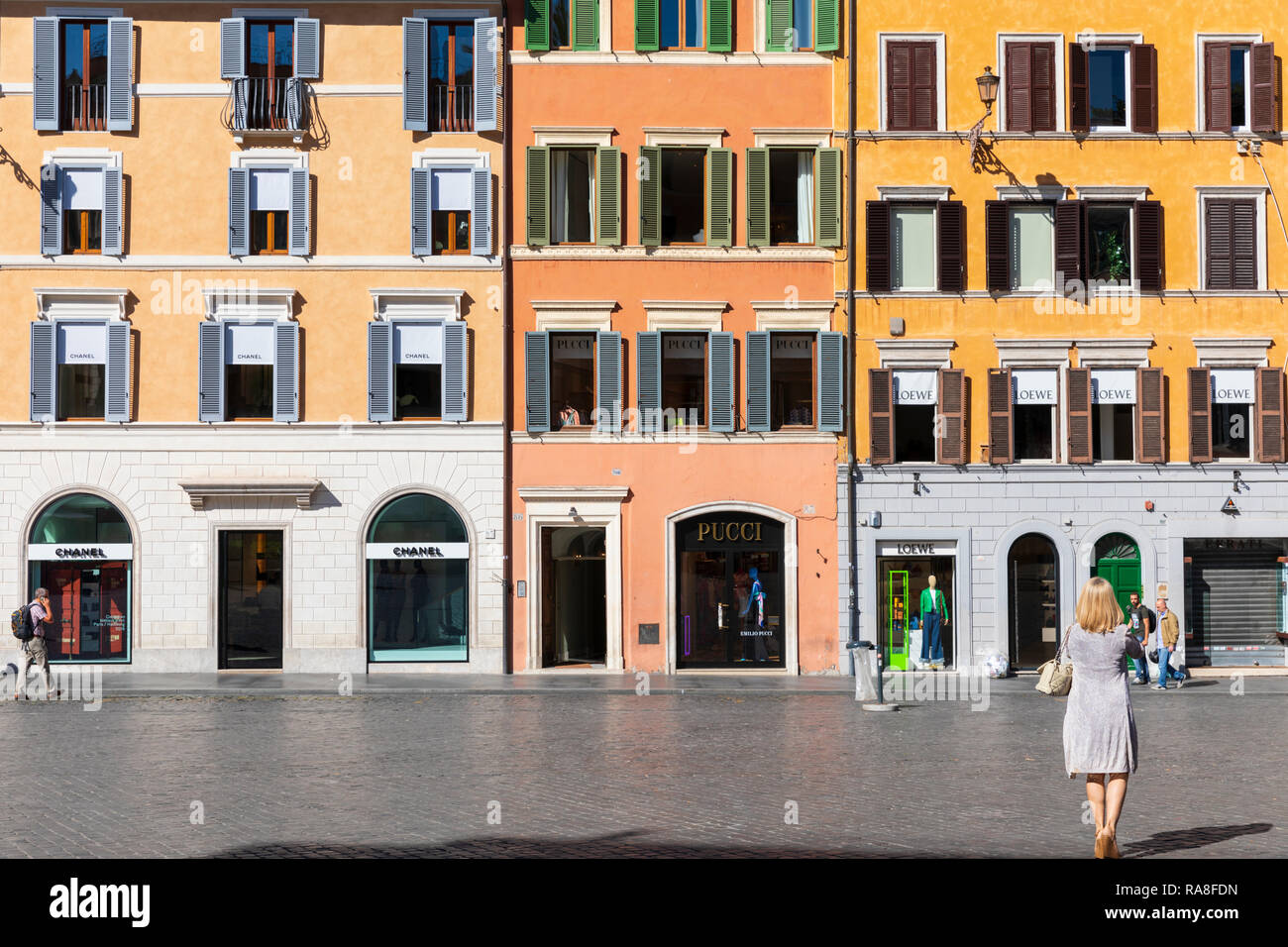 Luxus Fashion Stores auf der Piazza di Spagna, Rom, Italien. Stockfoto
