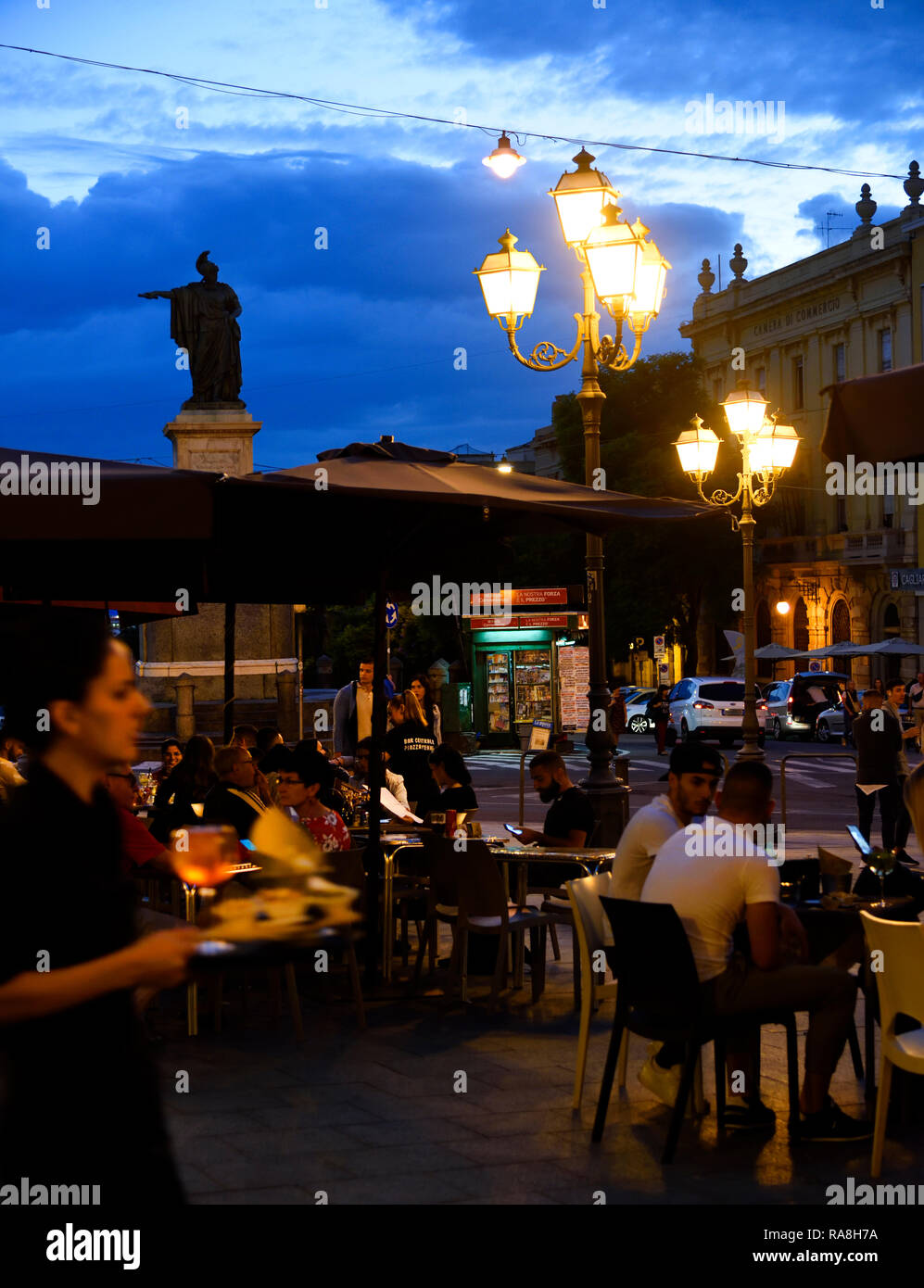Piazza Yenne Nacht Zeit Cagliari Sardinien Italien Stockfoto