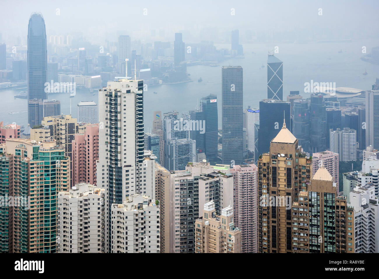 Eingeschränkte Sicht auf die Hong Kong aufgrund von Luftverschmutzung zu Haze Stockfoto