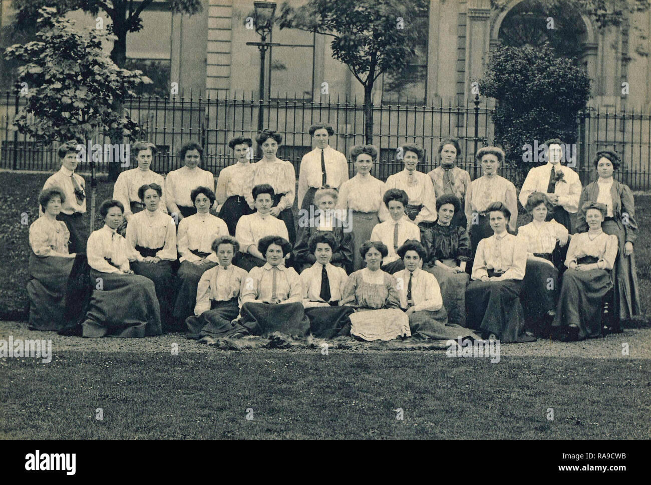 Historisches Archiv Bild, Gruppe von jungen Frauen, Edinburgh, Schottland, c 1910 s Stockfoto