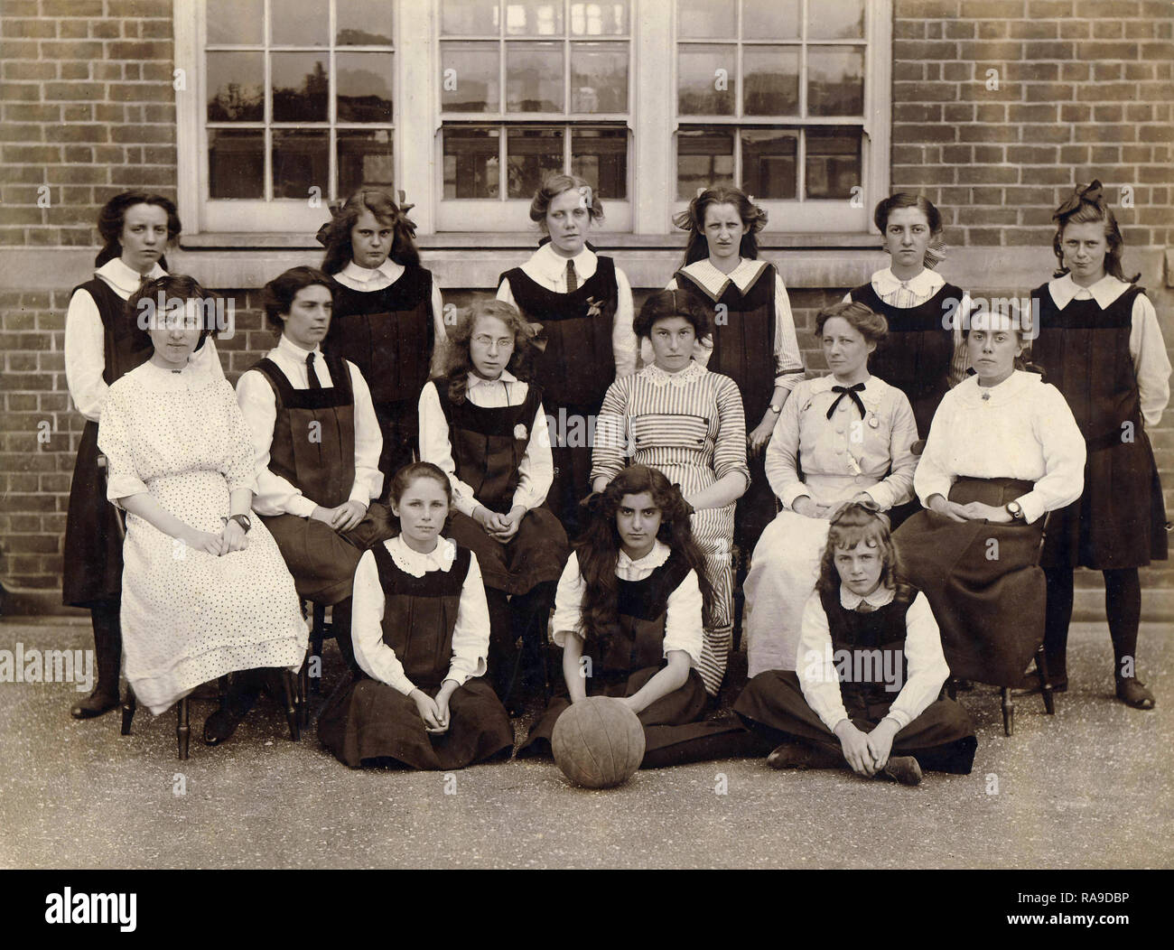 Historisches Archiv Bild des Girl's Schule c 1910 s Stockfoto