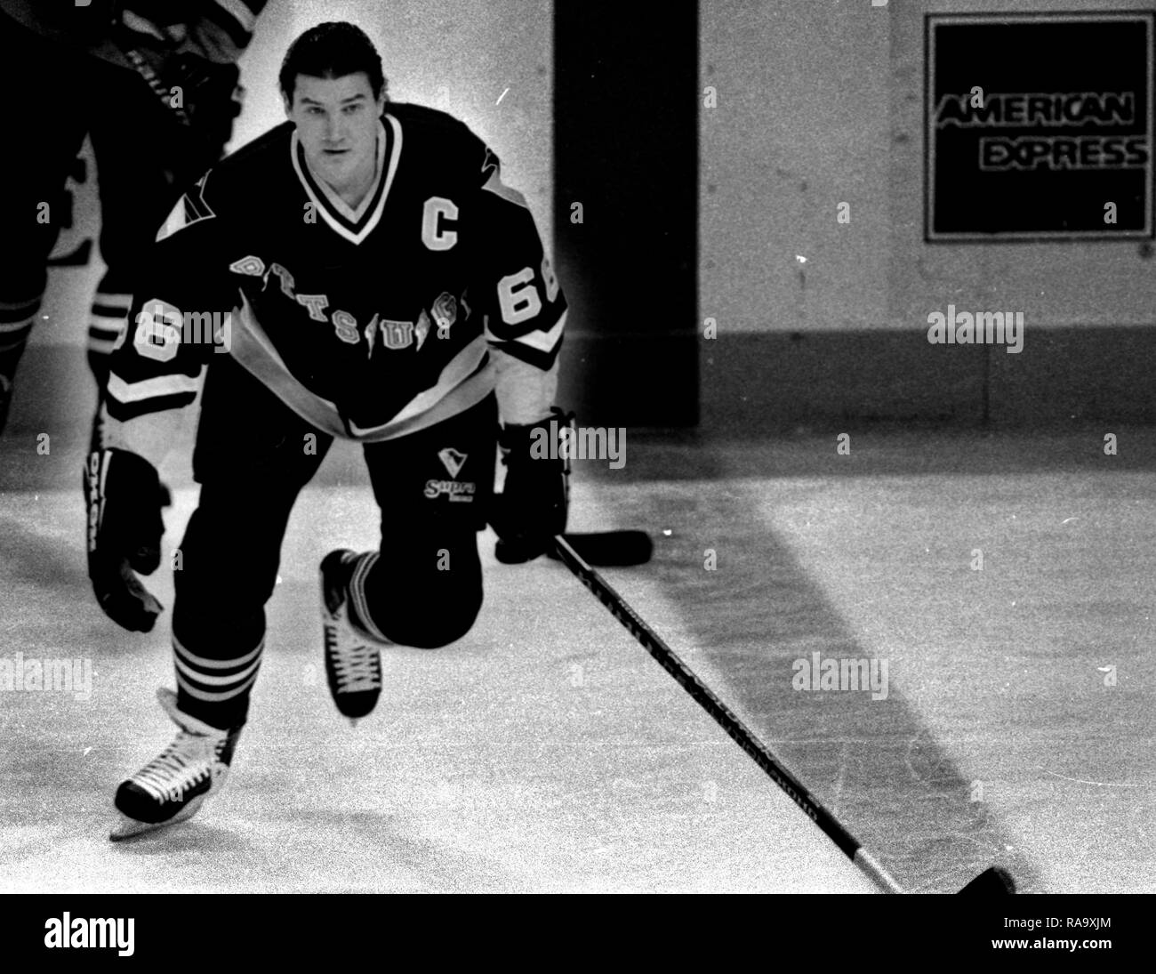 Pittsburgh Penguins Mario Lemieux im Boston Garden in Boston, MA, USA 1990 Foto's Bill belknap Stockfoto