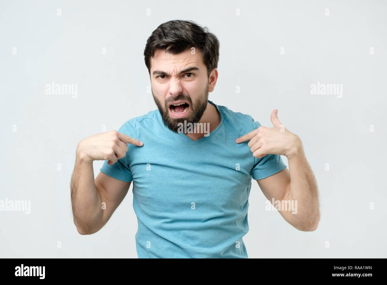 Überrascht und bezweifelte man fragt, wer, Me Stockfoto