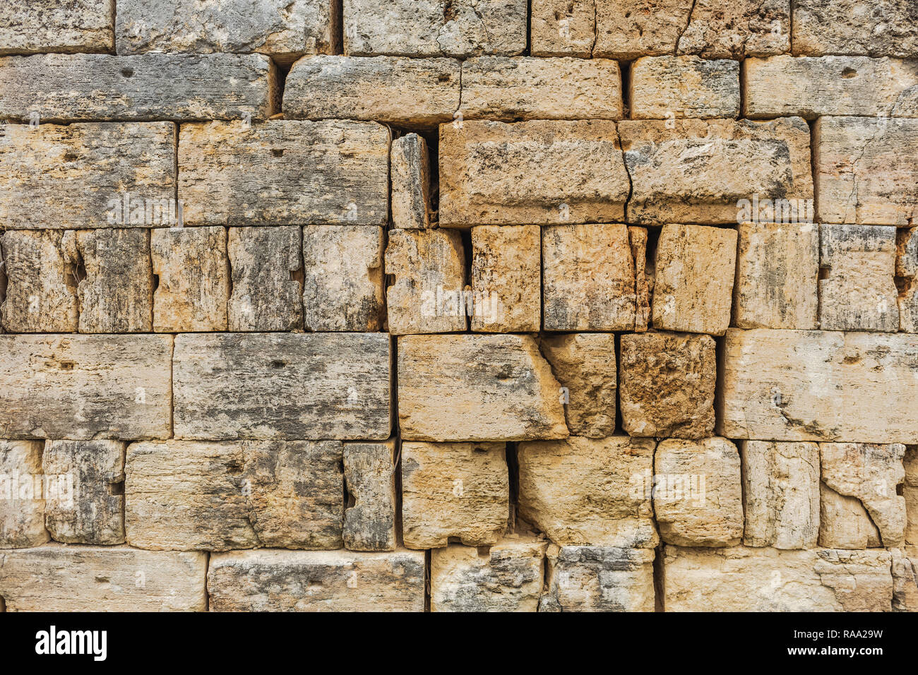Nahaufnahme der Struktur der alten steinernen Wand. Natürliche Hintergrund. Horizontale Farbfotografie. Stockfoto