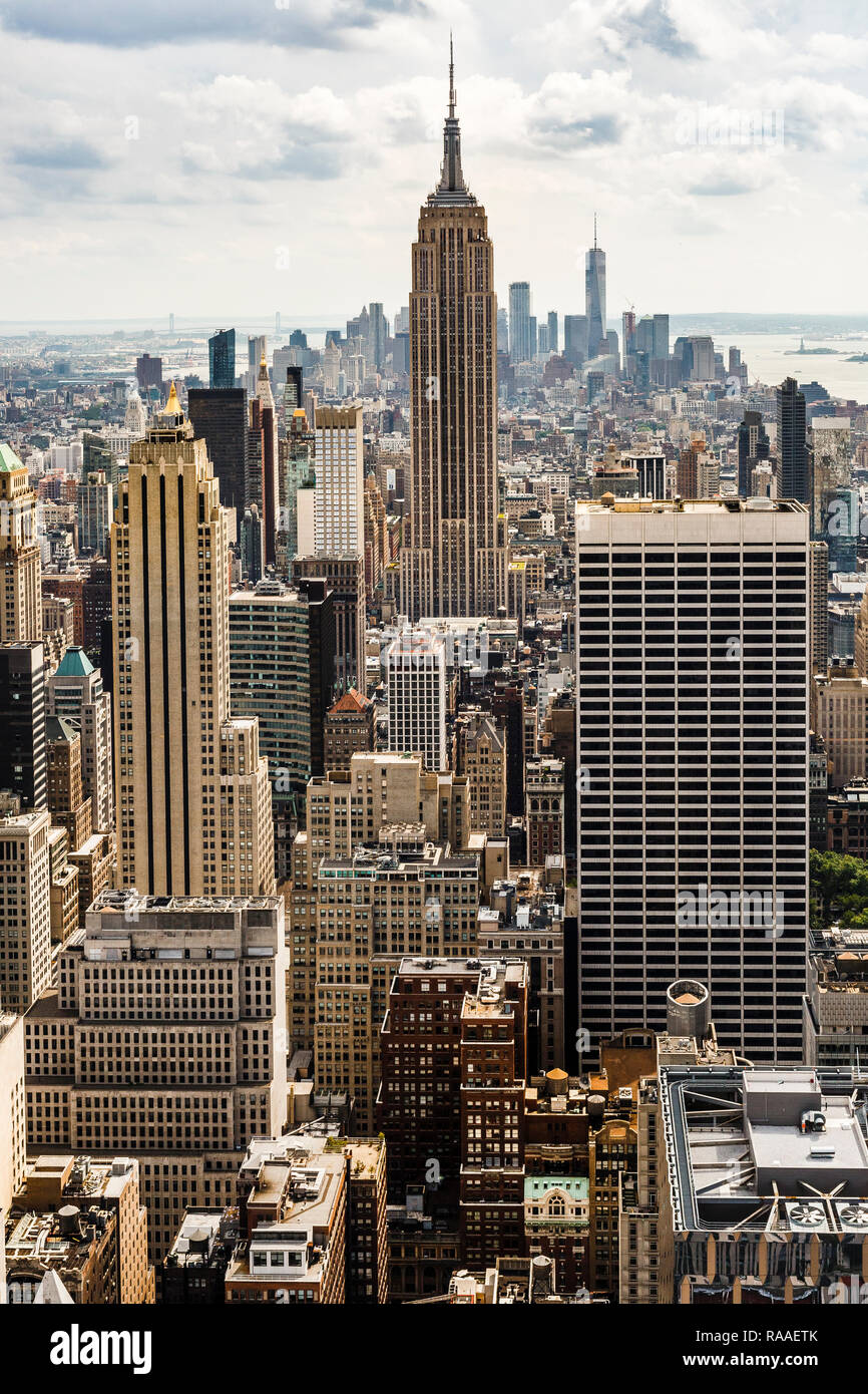 Manhattan Blick von der Spitze des Felsens Aussichtsplattform auf dem Rockefeller Center Gebäude, Manhattan, NYC Stockfoto