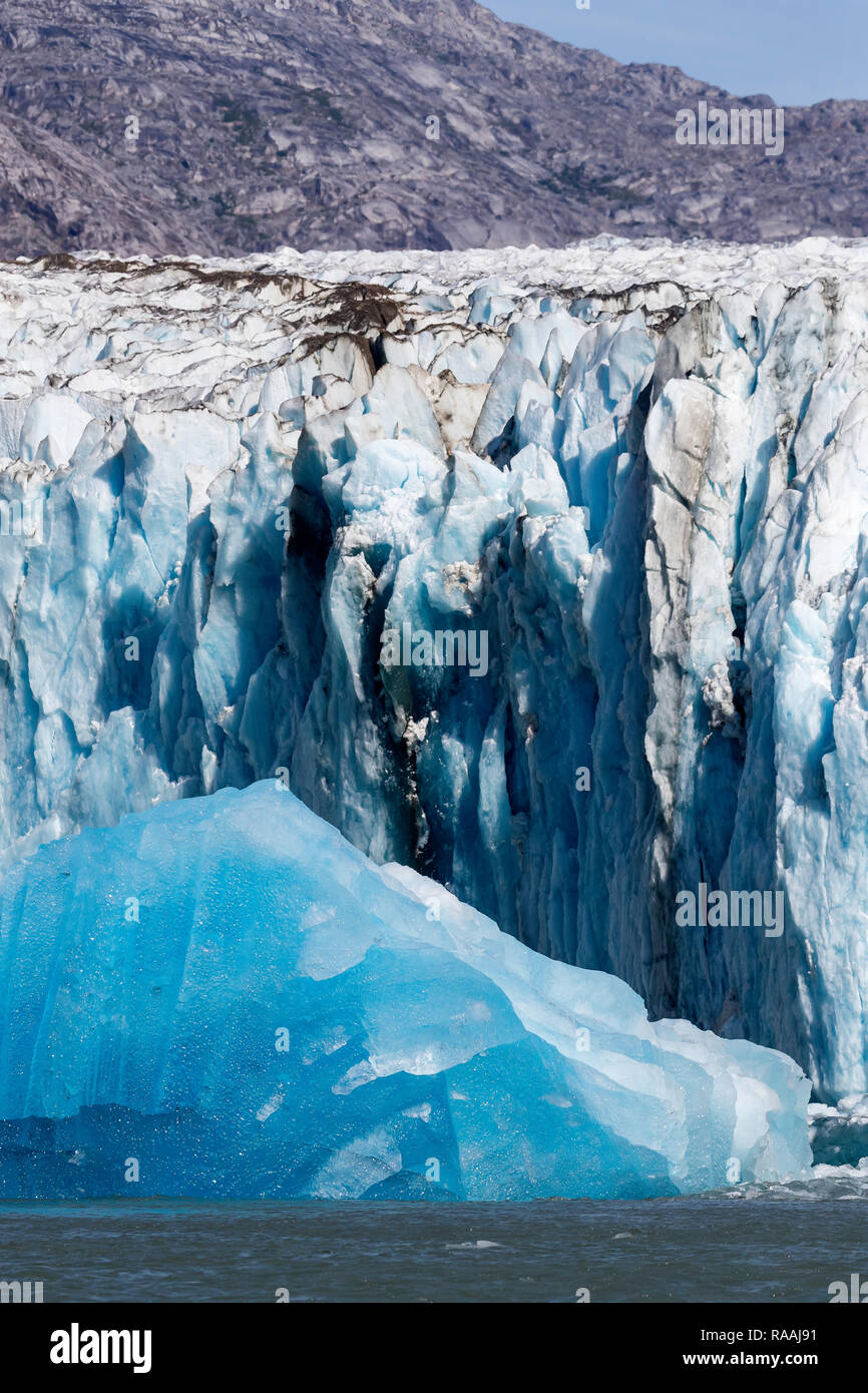 Blue Ice vor dem Dawes Gletscher in Endicott Arm in Southeast Alaska, USA. Stockfoto