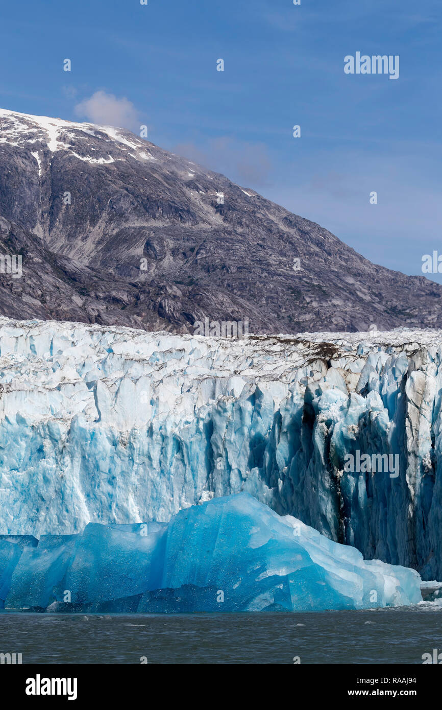 Blue Ice vor dem Dawes Gletscher in Endicott Arm in Southeast Alaska, USA. Stockfoto