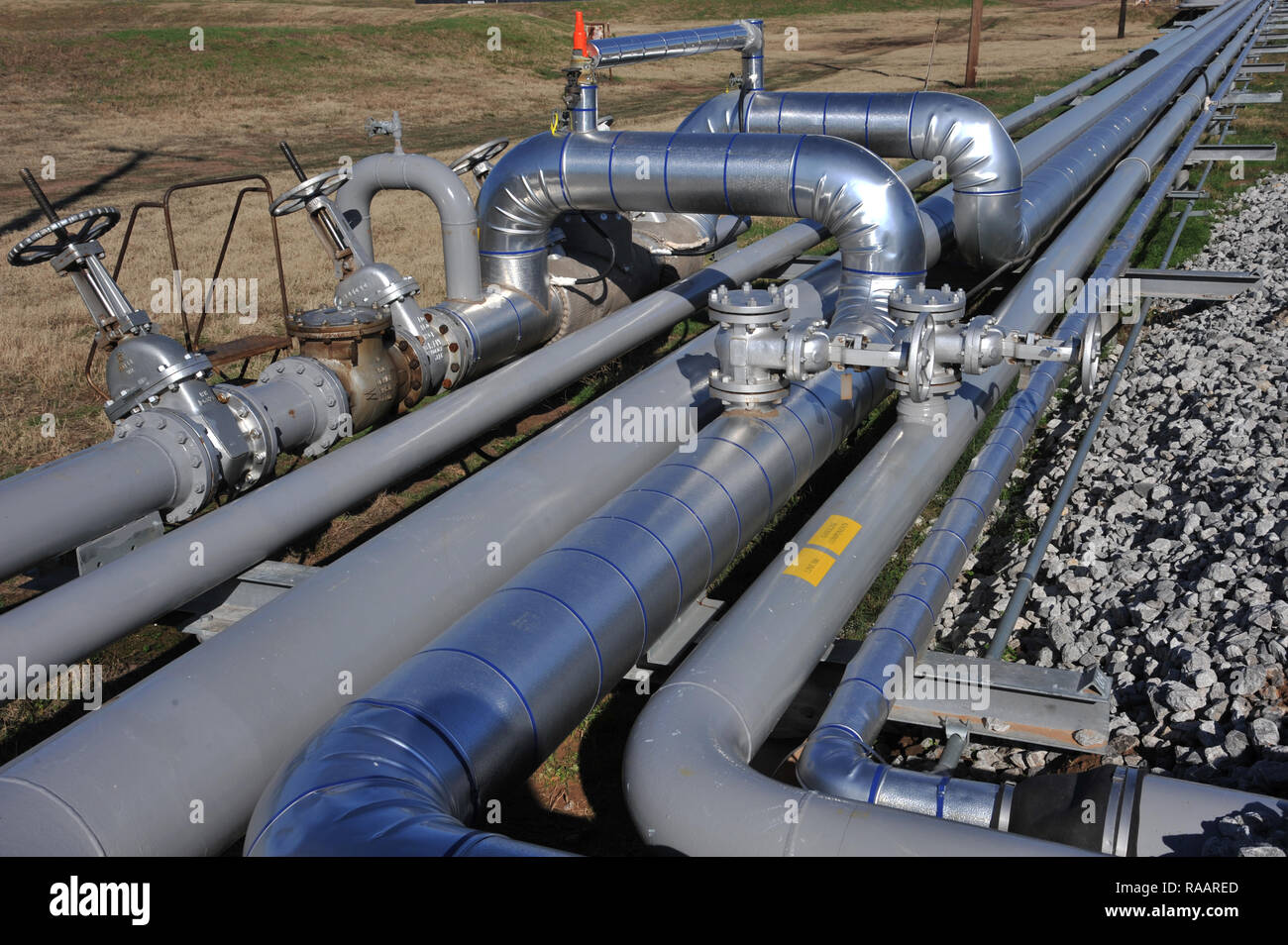 2 Inch Raffinate Line Rohr- und Raffinerie Pipelines Stockfotografie - Alamy