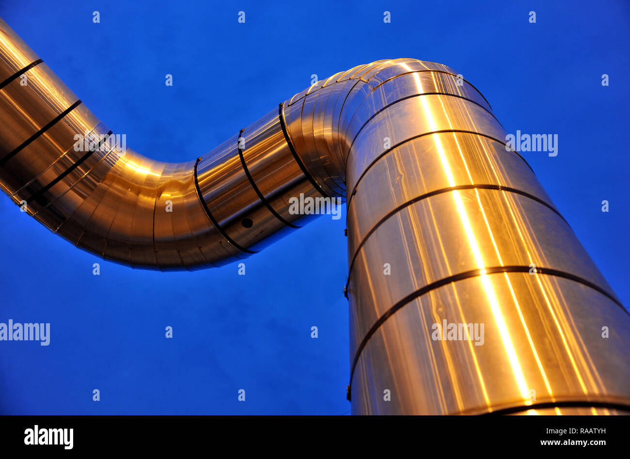 Rohr- und Raffinerie Pipelines Stockfoto