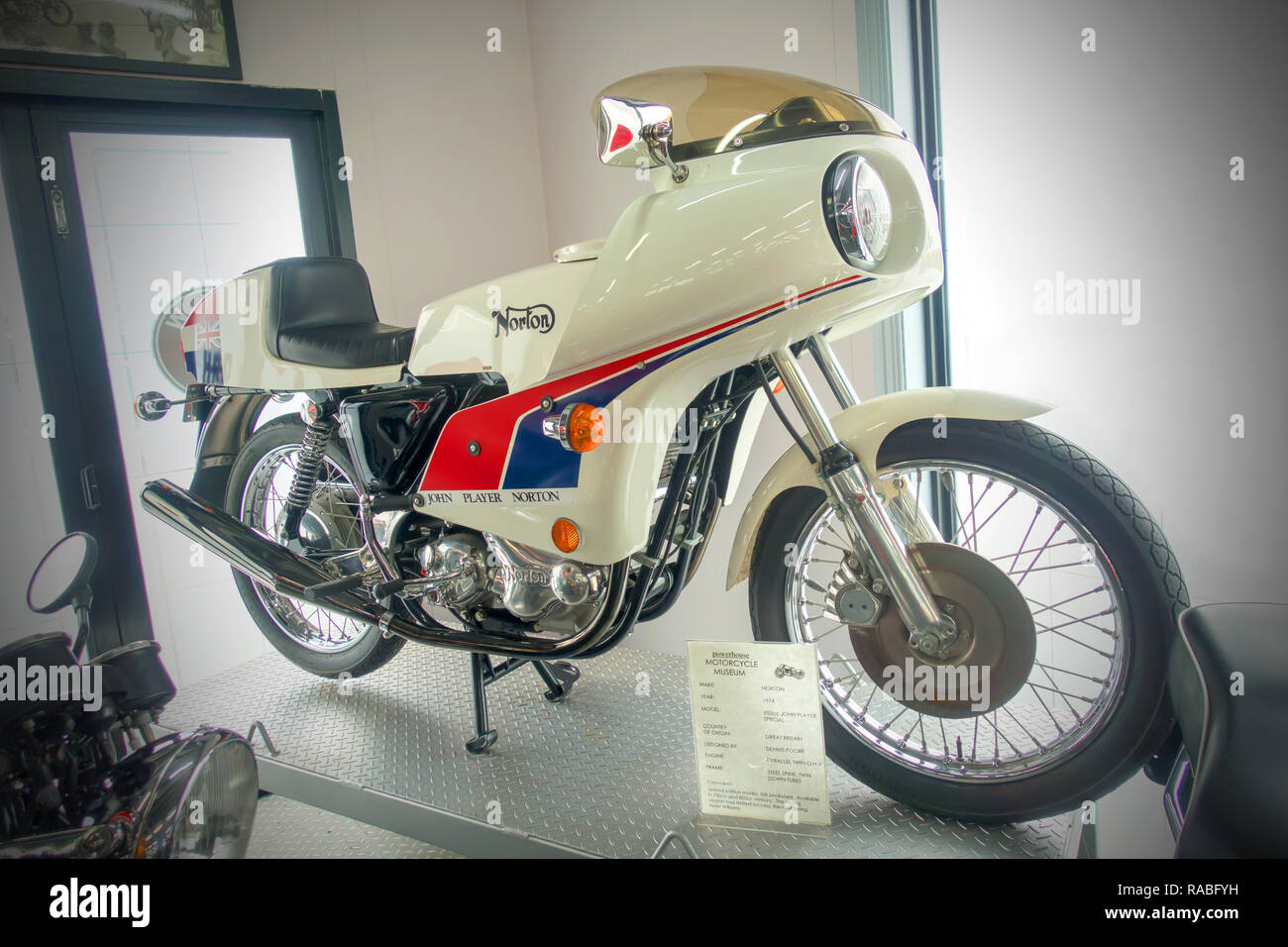 1974 Norton 850 cc John Player Special Limited Edition Motorrad auf Anzeige an das Powerhouse Museum, Tamworth Australien. Stockfoto