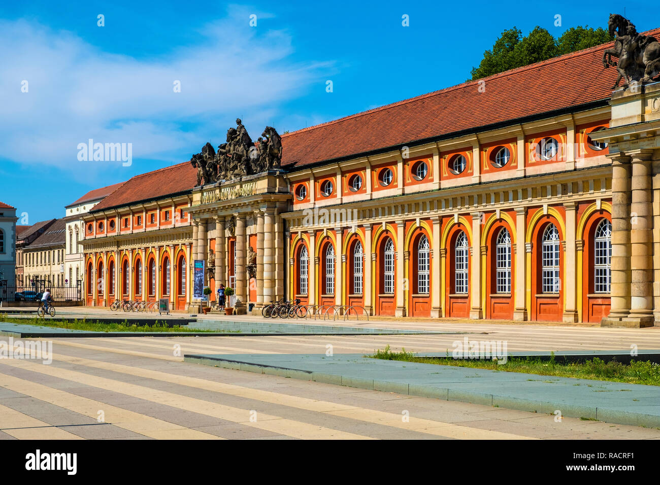 Potsdam, Brandenburg/Deutschland - 2018/07/29: Fassade des Filmmuseum Potsdam Gebäude an der Breite Straße in der historischen Altstadt von Potsdam. Stockfoto