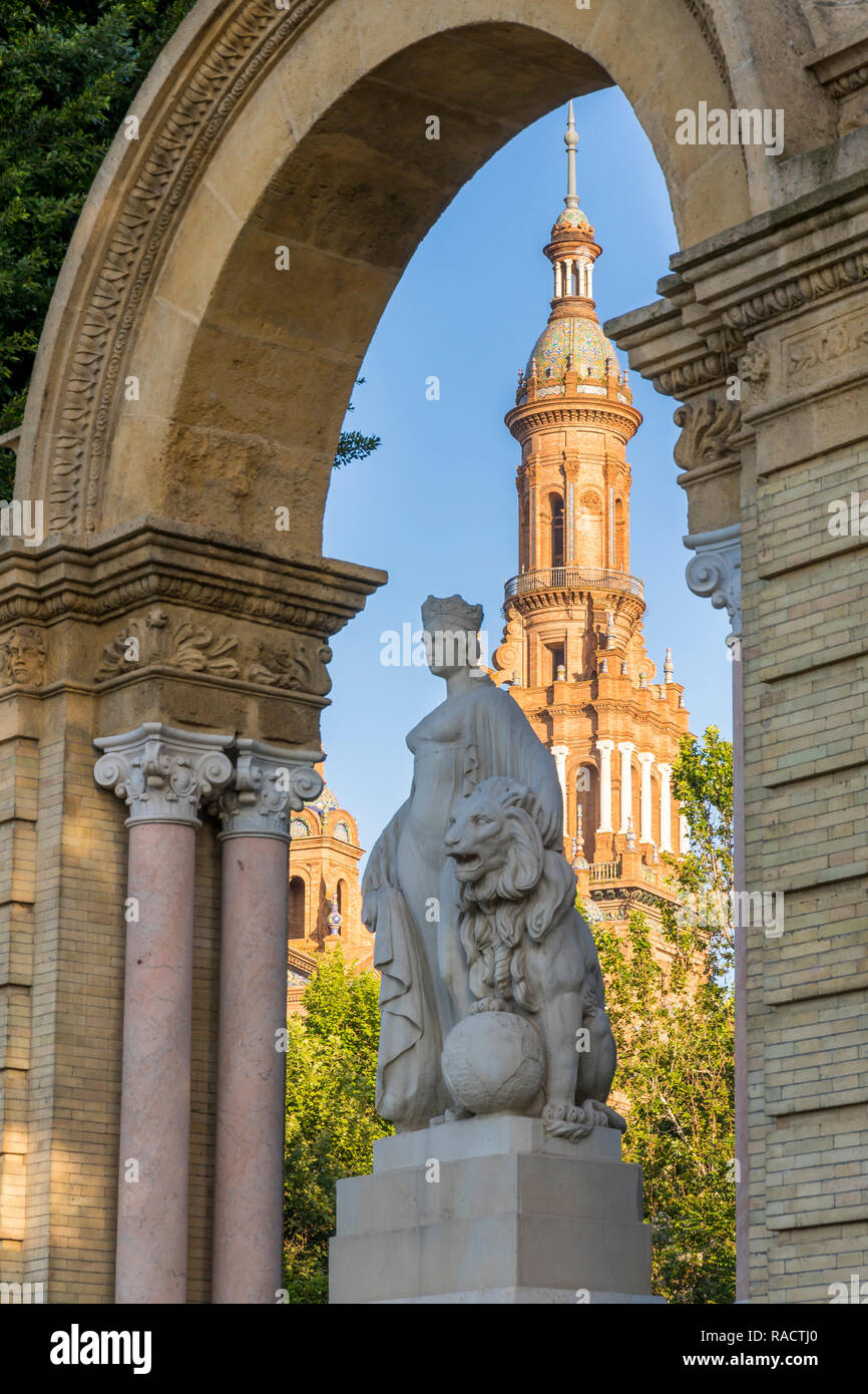 Nördlichen Turm von Plaza de Espana, Sevilla, Andalusien, Spanien, Europa Stockfoto