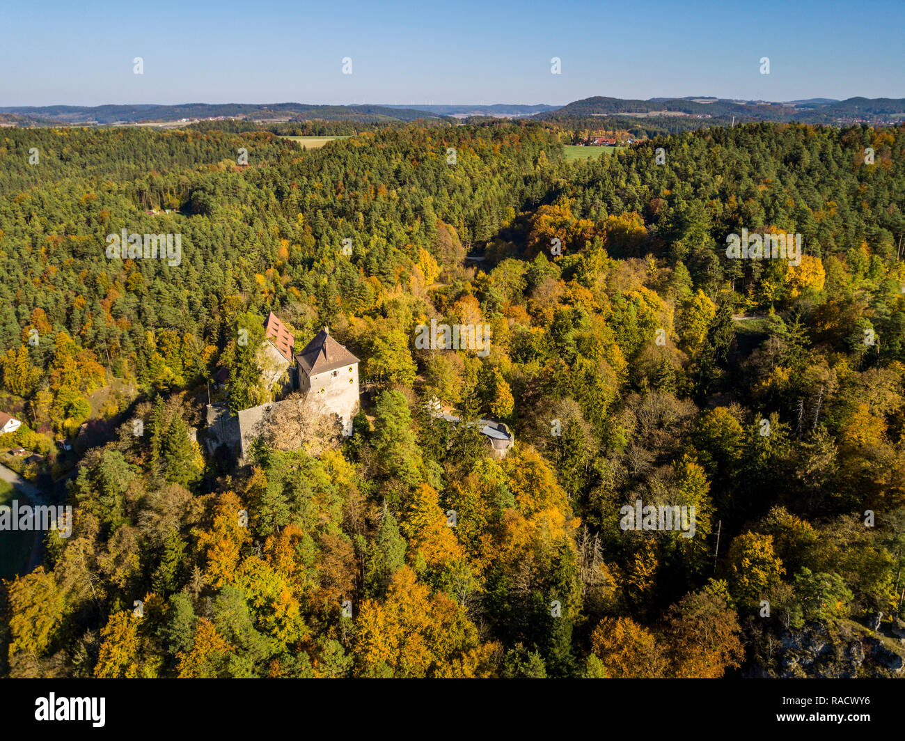 Burg Rabenstein in der Ahorn Tal im Herbst, Fränkische Schweiz, Bayern, Deutschland, Europa Stockfoto