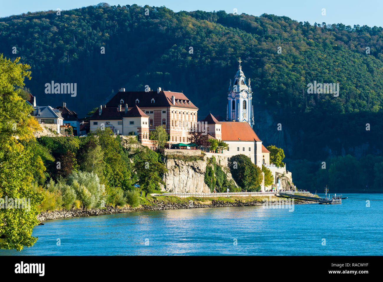 Blick über Durnstein auf der Donau, Wachau, UNESCO-Weltkulturerbe, Österreich, Europa Stockfoto