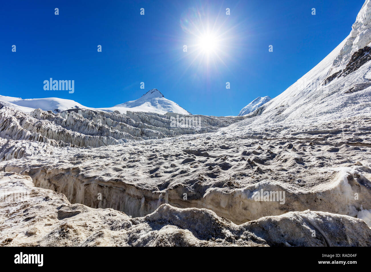 Moskvina Gletscher in der Nähe von Kommunismus Peak, tadschikischen National Park (Berge der Pamir), UNESCO-Weltkulturerbe, Tadschikistan, Zentralasien, Asien Stockfoto