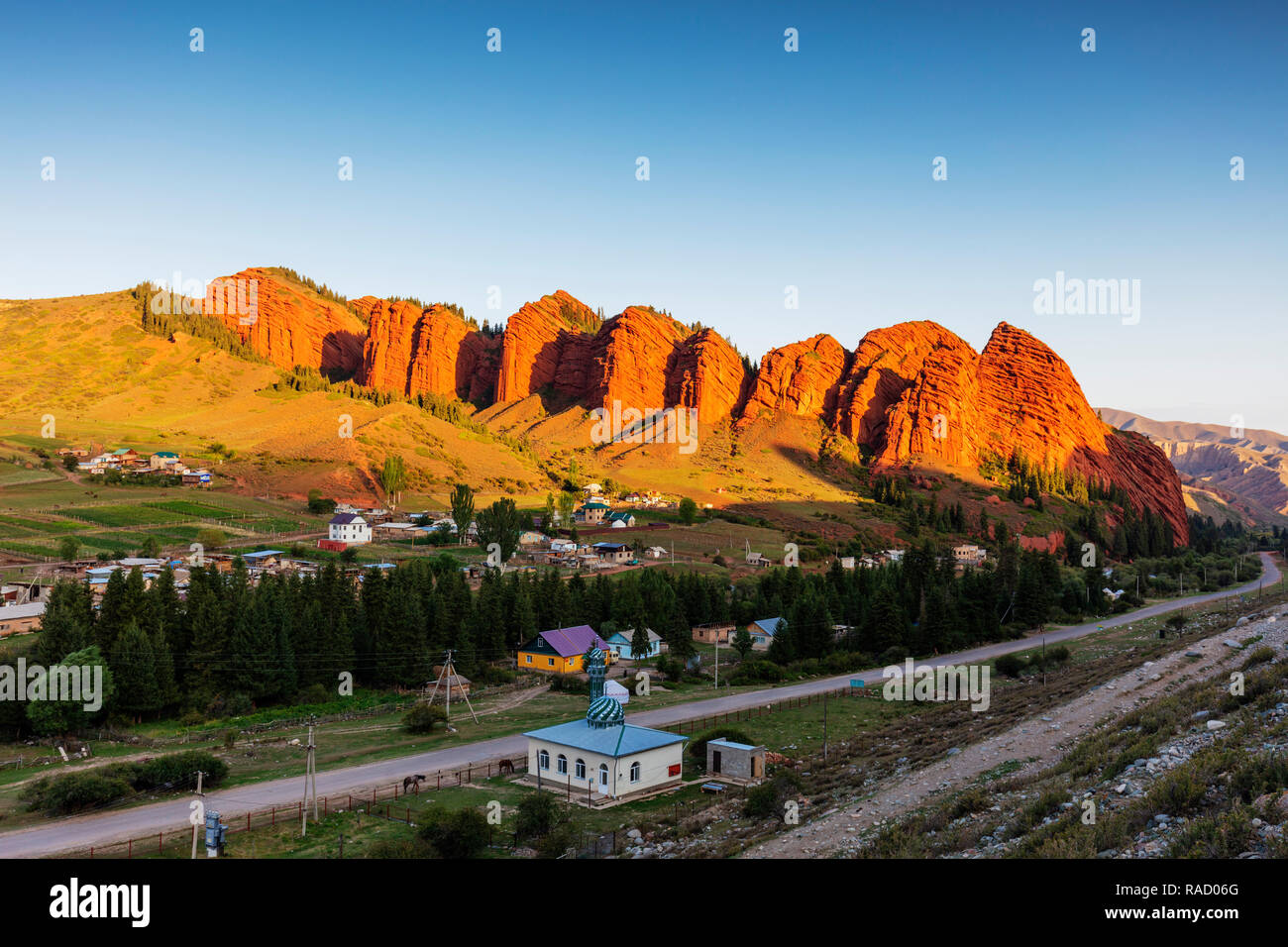 Jeti Oghusen Korort, Sandstein Felsformationen, Karakol, Kirgisistan, Zentralasien, Asien Stockfoto
