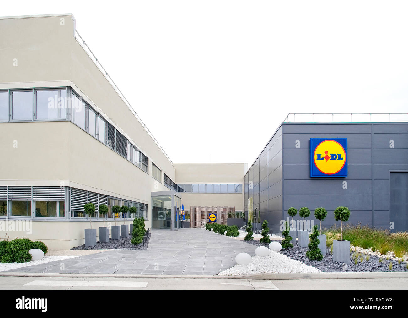 La Chapelle d'Ailly (Nordfrankreich). Gebäude der regionale Logistik Lidl center Stockfoto