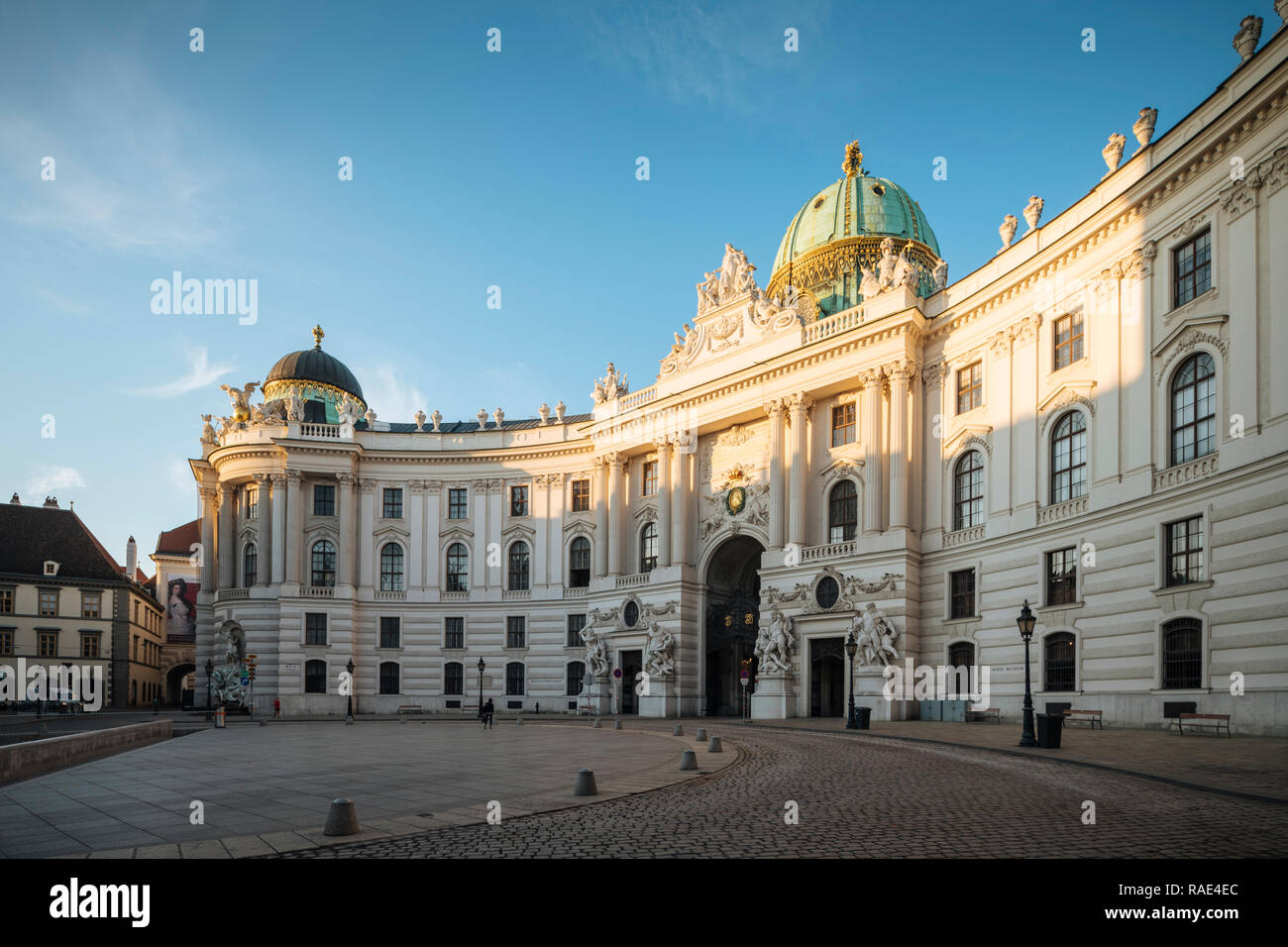 Äußere der Hofburg in der Morgendämmerung, UNESCO-Weltkulturerbe, Michaelerplatz, Wien, Österreich, Europa Stockfoto