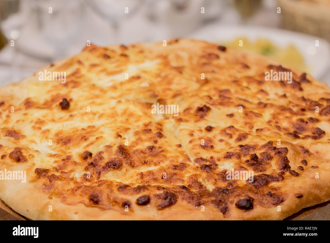 Big lecker lecker Pizza 4 Käse close-up. Hintergrund Stockfoto