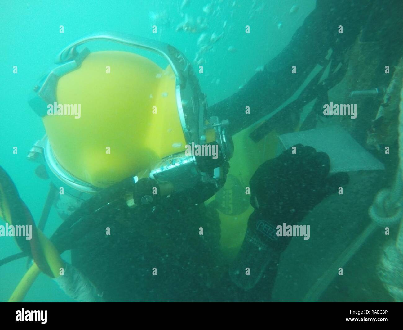 EO 2 (SCW/DV) Scott Carney Manometer Positionierung der Anode Hardware bei der Installation des Systems. Stockfoto