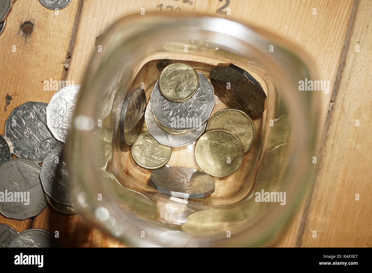 Ersatzteile ändern in einem Glas Stockfoto