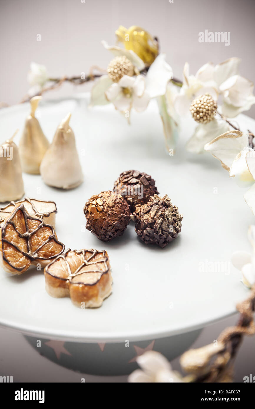 Schöne kleine Hochzeit Kuchen, Nahaufnahme Stockfoto